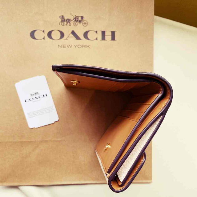 COACH - コーチ新作♡ジョージー ミニ折財布ホワイトキャンバスの通販 ...