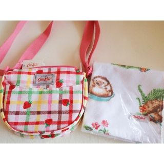 キャスキッドソン(Cath Kidston)のふたごままさんへ　キャスキッドソン　キッズ用ポシェット　ハリネズミタオルつき(ポシェット)