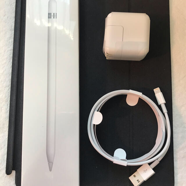 商談中M様】iPad Wifiモデル 128GB 第6世代 純正スマートカバー hitohr.com