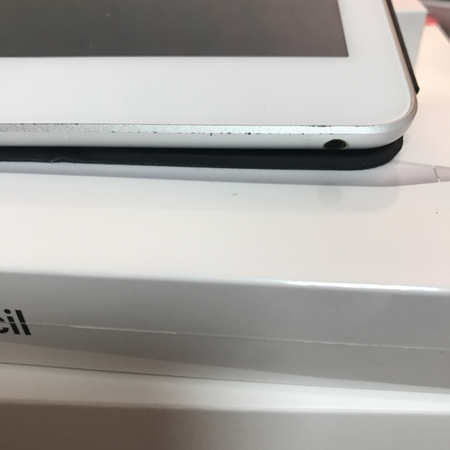 商談中M様】iPad Wifiモデル 128GB 第6世代 純正スマートカバー hitohr.com