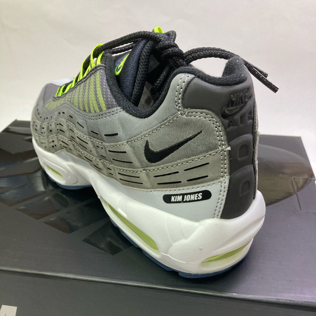 NIKE(ナイキ)のKIM JONES × NIKE AIR MAX 95 BLACK/VOLT  メンズの靴/シューズ(スニーカー)の商品写真