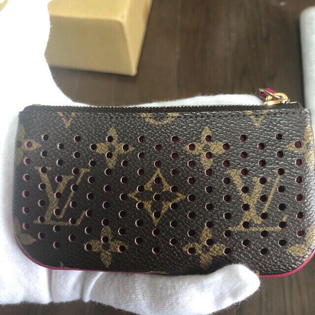 LOUIS VUITTON(ルイヴィトン)のルイヴィトン  モノグラム　コインケース　キーホルダー レディースのファッション小物(コインケース)の商品写真