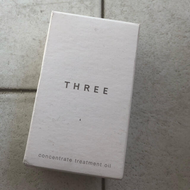 THREE(スリー)のTHREE コンセントレート トリートメント オイル　新品へ コスメ/美容のボディケア(ボディオイル)の商品写真