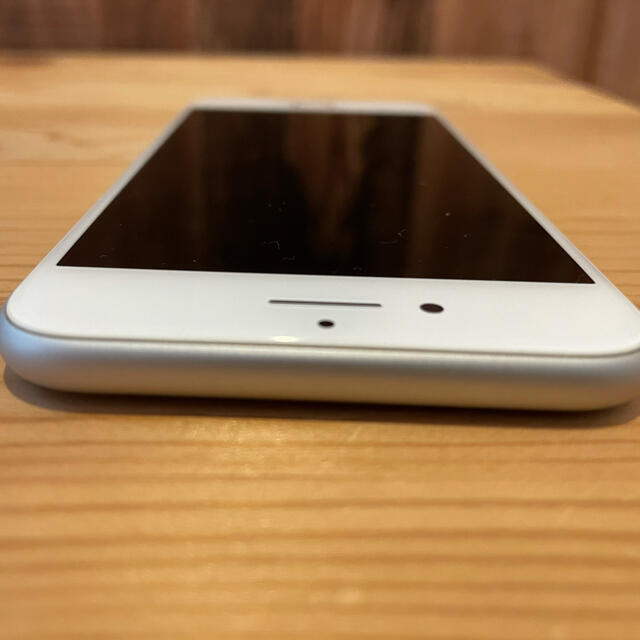 Apple(アップル)の美品 iPhone8 silver 256GB simフリー スマホ/家電/カメラのスマートフォン/携帯電話(スマートフォン本体)の商品写真