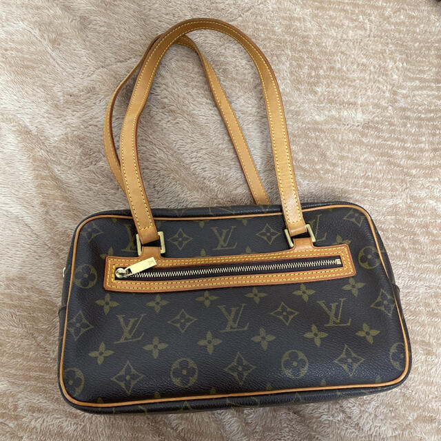 LOUIS VUITTON モノグラム　シテMM