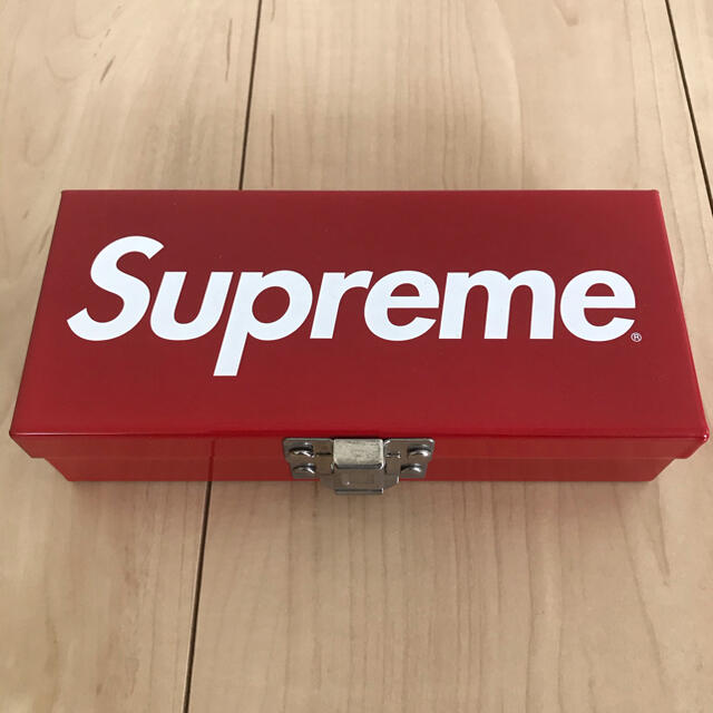 Supreme(シュプリーム)のSupreme small metal storage box インテリア/住まい/日用品のインテリア小物(小物入れ)の商品写真