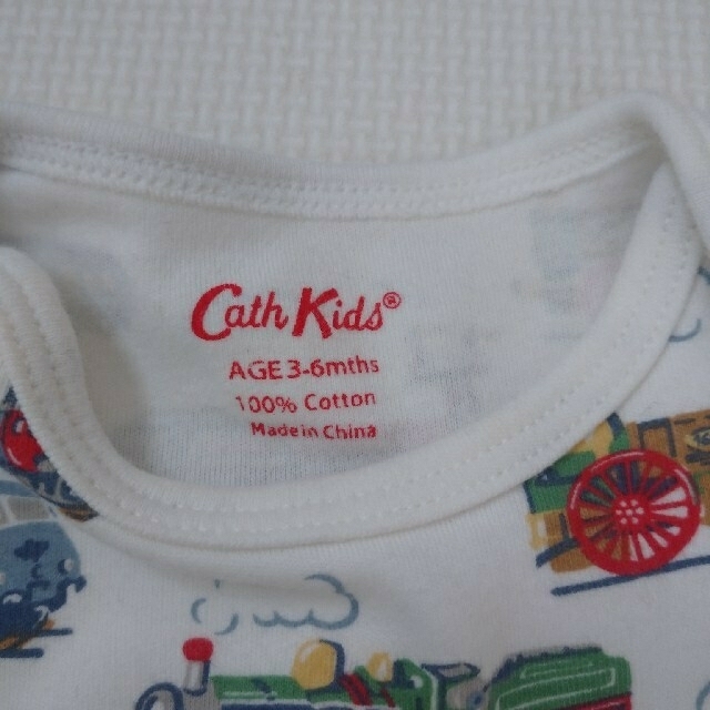 Cath Kidston(キャスキッドソン)のキャスキッドソン ロンパース2枚セット 水通しのみ他1枚 キッズ/ベビー/マタニティのベビー服(~85cm)(ロンパース)の商品写真