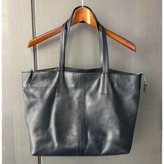 バーニーズニューヨーク(BARNEYS NEW YORK)の美品！レザートート / ネイビー(トートバッグ)