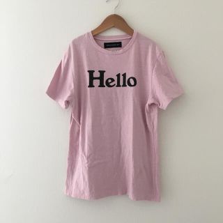 マディソンブルー(MADISONBLUE)の美品　希少　マディソンブルー  Hello Tシャツ　ロゴ　ピンク(Tシャツ(半袖/袖なし))
