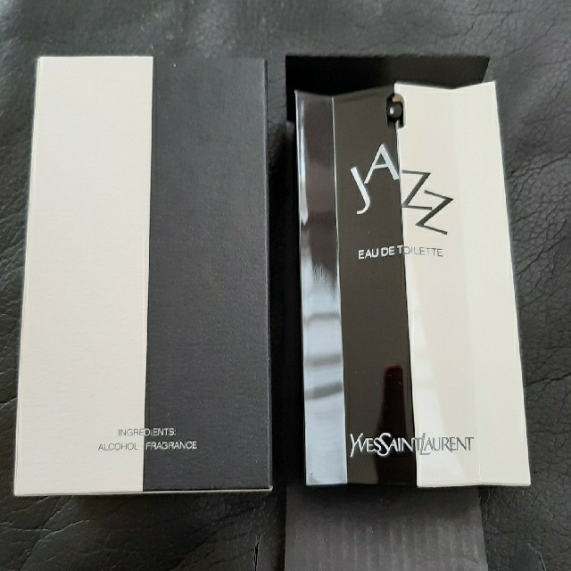 Yves Saint Laurent Beaute(イヴサンローランボーテ)のJAZZ香水。モスキーノオーデトワレ。 コスメ/美容の香水(ユニセックス)の商品写真