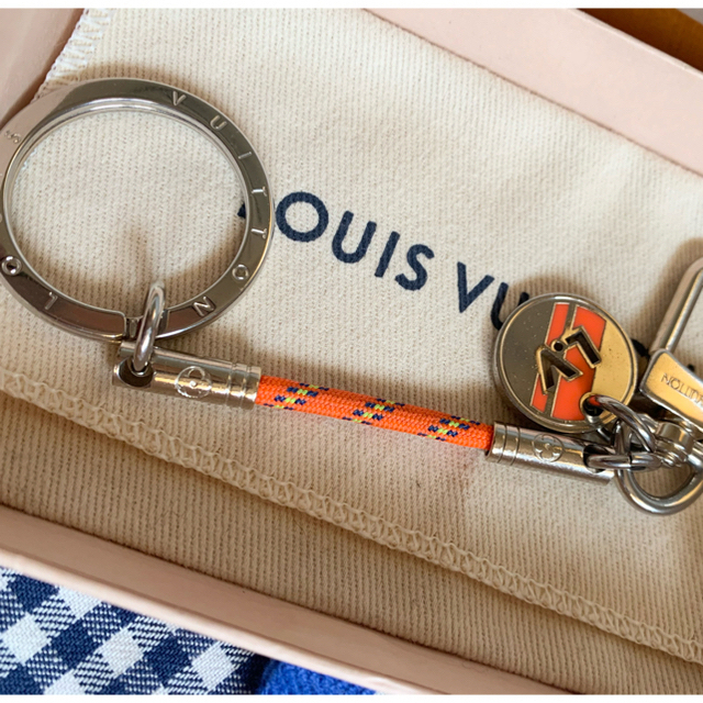 LOUIS VUITTON(ルイヴィトン)のルイヴィトン・キーチェーン レディースのファッション小物(キーホルダー)の商品写真