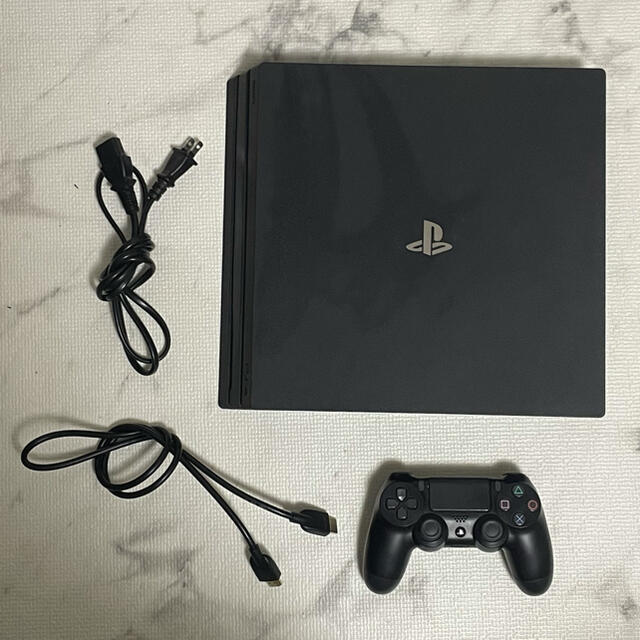 PlayStation®4 Pro 1TB CUH-7000B 送料無料