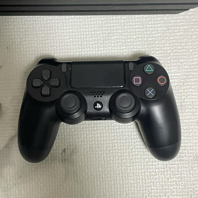 PlayStation®4 Pro 1TB CUH-7000B 送料無料