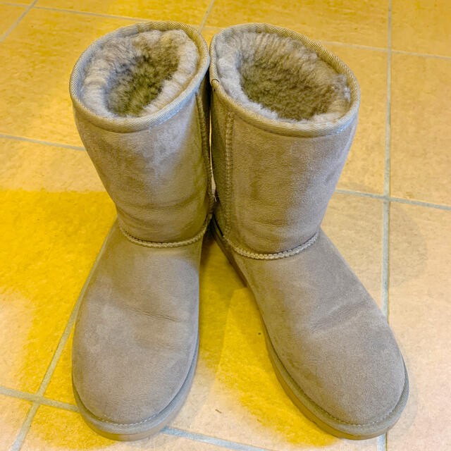 UGG ショートブーツ　25cm美品靴/シューズ