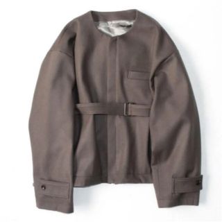 サンシー(SUNSEA)のstein NO COLLAR BELTED JACKET(ノーカラージャケット)