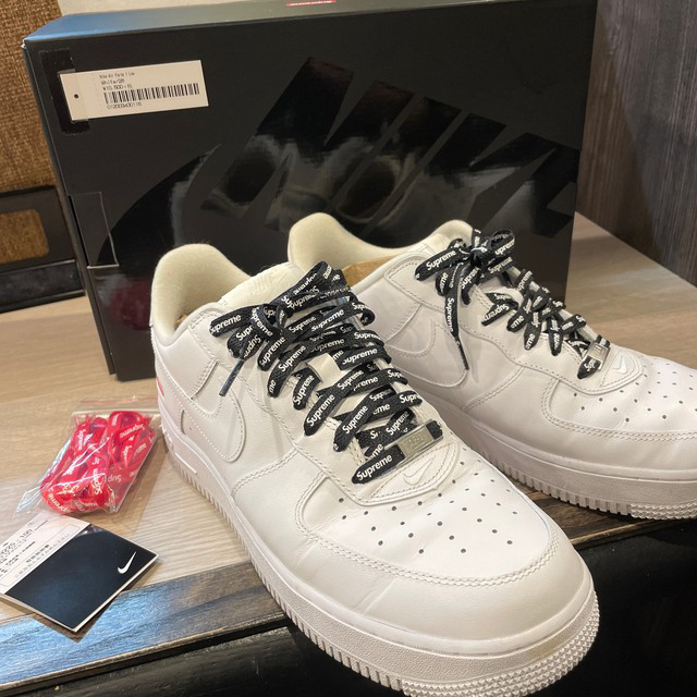 靴/シューズSupreme Nike Air Force 1 Low  AF1 White