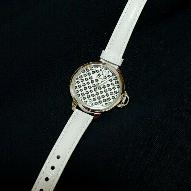 Furla(フルラ)のフルラ未使用ホワイト新品未使用時計 レディースのファッション小物(腕時計)の商品写真