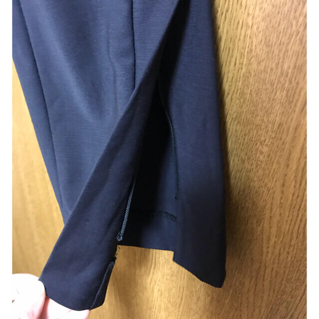 ICB(アイシービー)のネイビー裾サイドジップスラックス レディースのパンツ(カジュアルパンツ)の商品写真