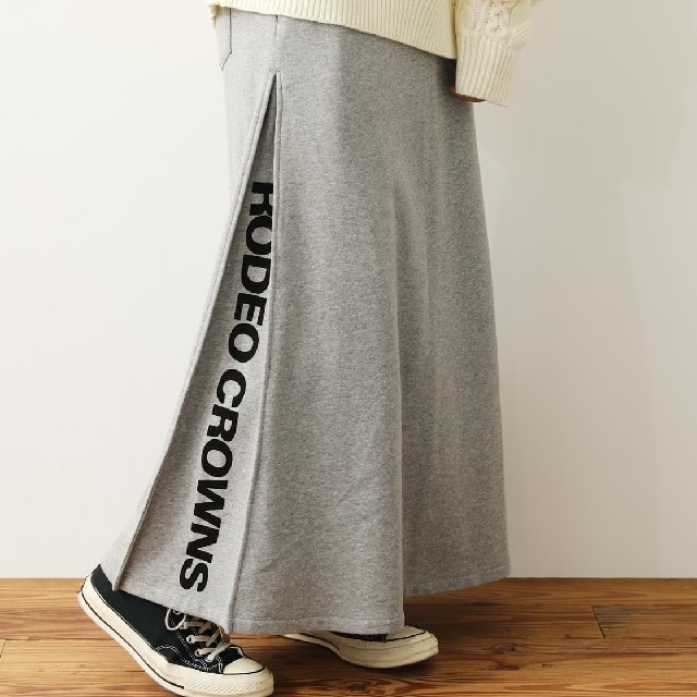 RODEO CROWNS WIDE BOWL(ロデオクラウンズワイドボウル)の今期完売✩RODEO CROWNS✩RCWB✩サイドロゴスウェットSK レディースのスカート(ロングスカート)の商品写真