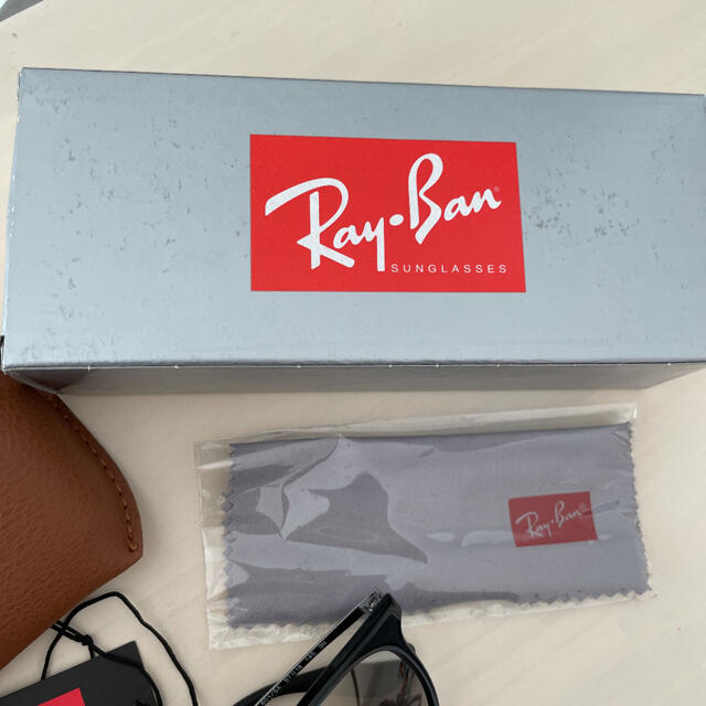 Ray-Ban(レイバン)の新品未使用　レイバン　サングラス メンズのファッション小物(サングラス/メガネ)の商品写真