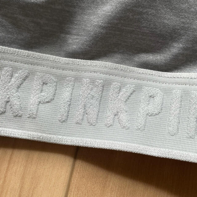 Victoria's Secret(ヴィクトリアズシークレット)の未使用タグ付き PINK スポーツブラ Sサイズ✳︎値下げ交渉不可 レディースの下着/アンダーウェア(ブラ)の商品写真