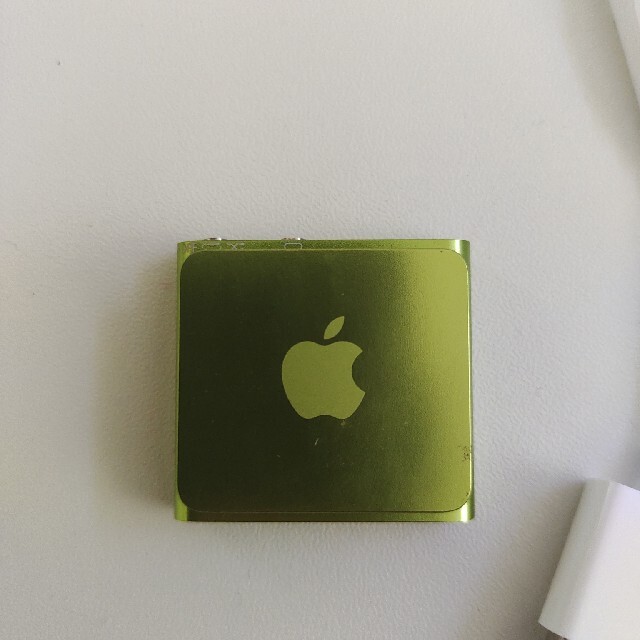 iPod(アイポッド)のiPod　shuffle 2GB スマホ/家電/カメラのオーディオ機器(ポータブルプレーヤー)の商品写真