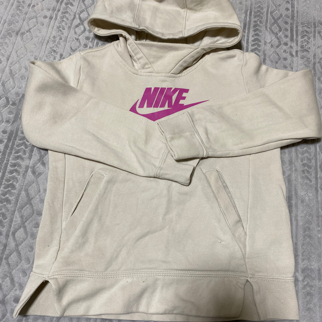 NIKE(ナイキ)のNIKE パーカー キッズ/ベビー/マタニティのキッズ服女の子用(90cm~)(その他)の商品写真