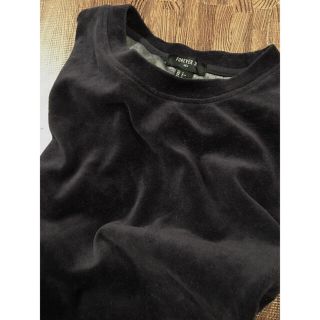 フォーエバートゥエンティーワン(FOREVER 21)の【新品・未使用】スエード 半袖シャツ(Tシャツ/カットソー(半袖/袖なし))