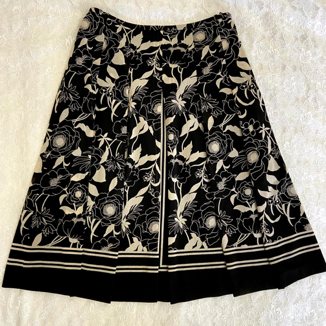 maki様専用　膝下スカート　2枚 レディースのスカート(ひざ丈スカート)の商品写真
