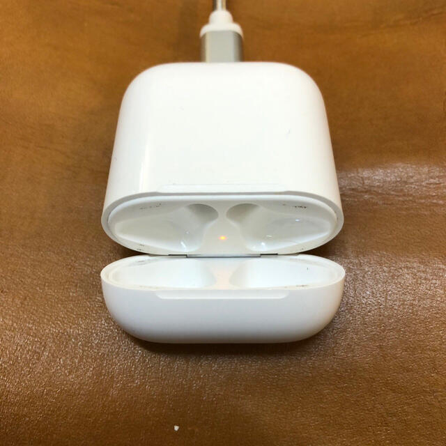 Apple(アップル)のAirPods スマホ/家電/カメラのオーディオ機器(ヘッドフォン/イヤフォン)の商品写真