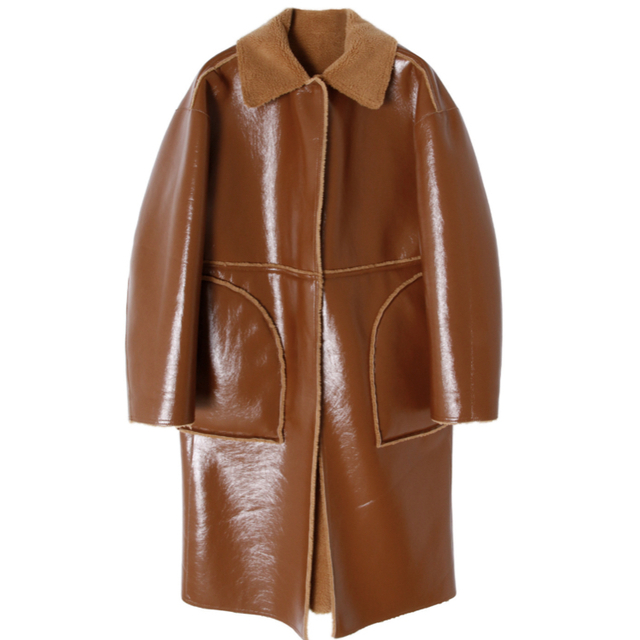 LE CIEL BLEU(ルシェルブルー)のLE CIEL BLEU Faux Patent Shearling Coat レディースのジャケット/アウター(ロングコート)の商品写真