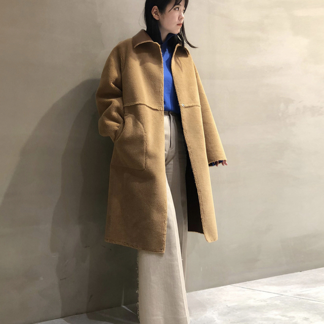 LE CIEL BLEU(ルシェルブルー)のLE CIEL BLEU Faux Patent Shearling Coat レディースのジャケット/アウター(ロングコート)の商品写真