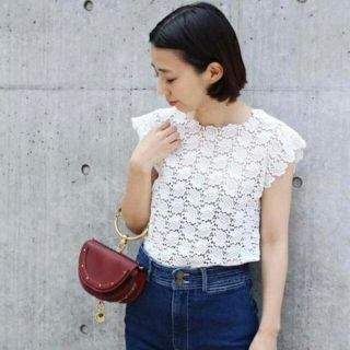 ドゥーズィエムクラス(DEUXIEME CLASSE)の美品　ドゥーズィエムクラス PAN FLOWER BLOUSE 白レーストップス(シャツ/ブラウス(半袖/袖なし))