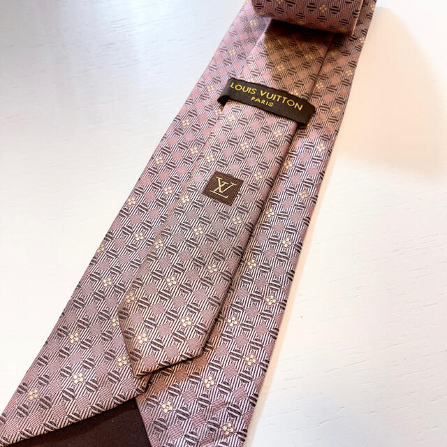 LOUIS VUITTON ネクタイ 人気柄 未使用 【送料無料】 LOUIS VUITTON ネクタイ 人気柄 未使用 【送料無料】