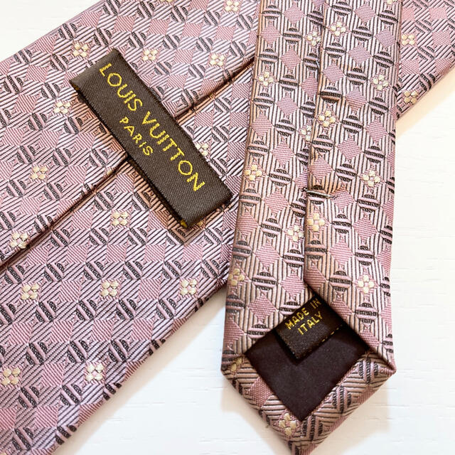LOUIS VUITTON ネクタイ 人気柄 未使用 【送料無料】 LOUIS VUITTON ネクタイ 人気柄 未使用 【送料無料】