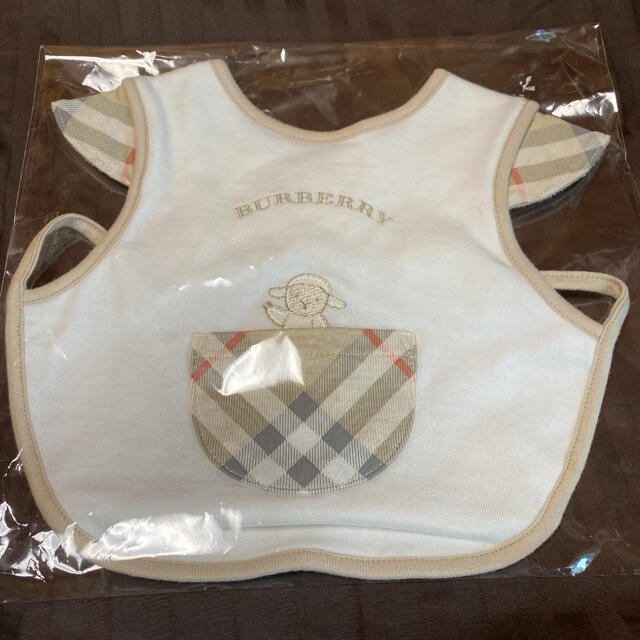 BURBERRY(バーバリー)の新品未使用 バーバリー スタイ  キッズ/ベビー/マタニティのこども用ファッション小物(ベビースタイ/よだれかけ)の商品写真