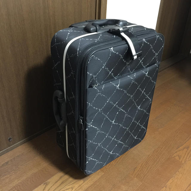 未使用 スーツケース キャリーバッグ クルーズ柄 ブラック - www