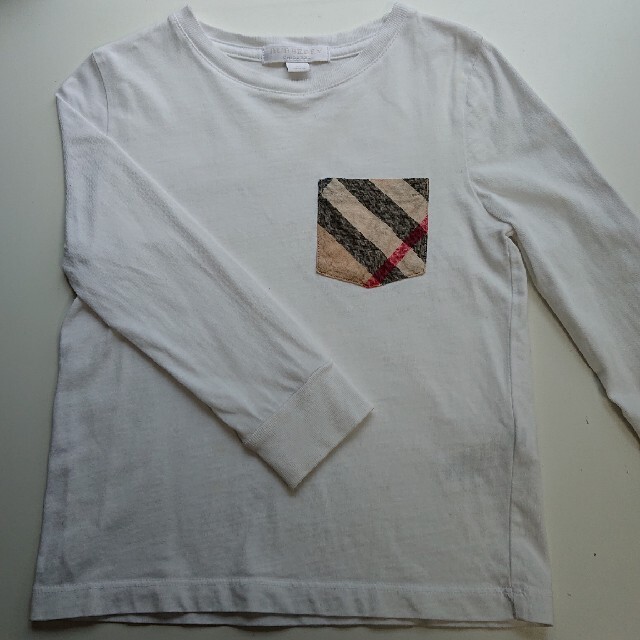 BURBERRY(バーバリー)の【4Y104cm】バーバリー 長袖Tシャツ 白 チェックポケット キッズ/ベビー/マタニティのキッズ服男の子用(90cm~)(Tシャツ/カットソー)の商品写真