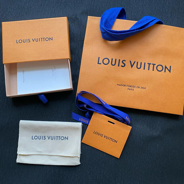 LOUIS VUITTON(ルイヴィトン)のルイヴィトン　箱　手提げ袋　 レディースのバッグ(ショップ袋)の商品写真