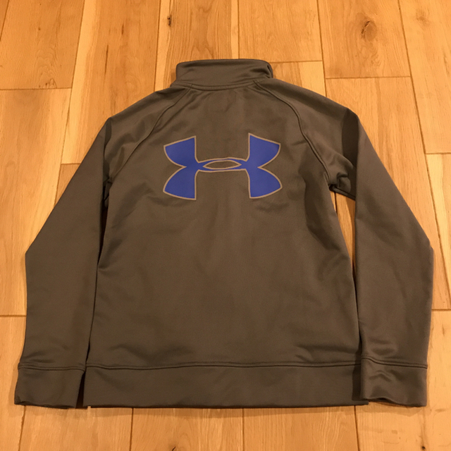 UNDER ARMOUR(アンダーアーマー)のアンダーアーマーキッズジャージ上下　YMD 135-145cm キッズ/ベビー/マタニティのキッズ服男の子用(90cm~)(ジャケット/上着)の商品写真