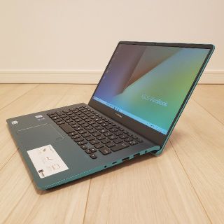 ASUS VivoBook S14 S430U ファーマメントグリーン