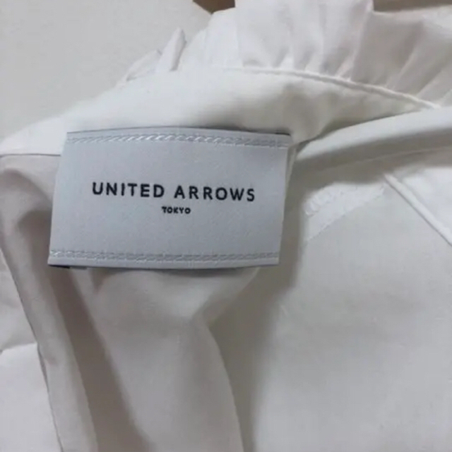 UNITED ARROWS(ユナイテッドアローズ)のUNITED ARROWS スタンドカラー フリル ブラウス　 レディースのトップス(シャツ/ブラウス(長袖/七分))の商品写真