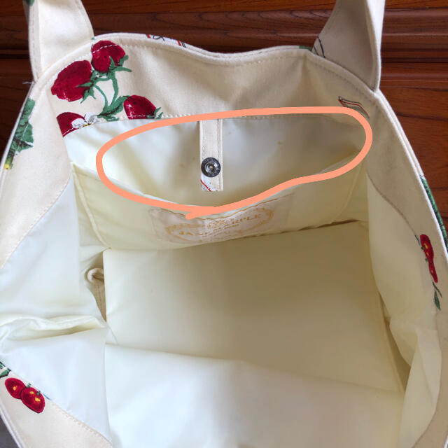 JaneMarple(ジェーンマープル)のジェーンマープル　フルーツ柄バック レディースのバッグ(トートバッグ)の商品写真