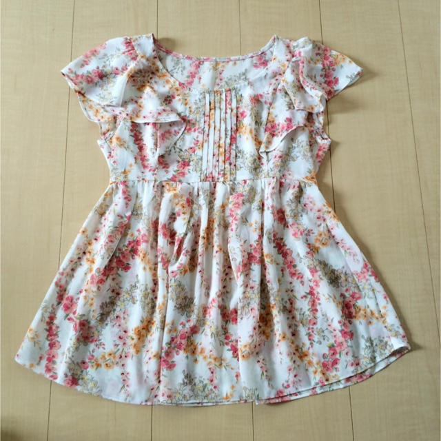 LAISSE PASSE(レッセパッセ)のレッセパッセ♡フラワープリントブラウス レディースのトップス(シャツ/ブラウス(半袖/袖なし))の商品写真