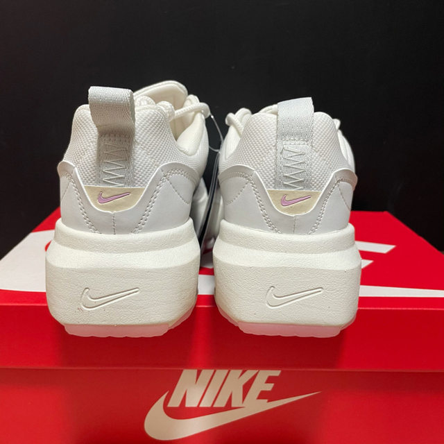 NIKE(ナイキ)の新品　ナイキ エアマックス ヴェローナ 24.0 AIRMAX VERONA レディースの靴/シューズ(スニーカー)の商品写真