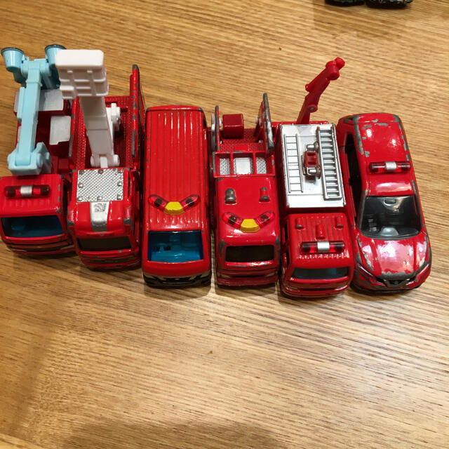 Takara Tomy(タカラトミー)の【傷あり】トミカ/ミニカー/22台セット エンタメ/ホビーのおもちゃ/ぬいぐるみ(ミニカー)の商品写真