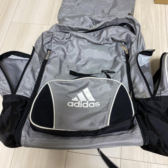 adidas(アディダス)の子供用　リュック キッズ/ベビー/マタニティのこども用バッグ(リュックサック)の商品写真