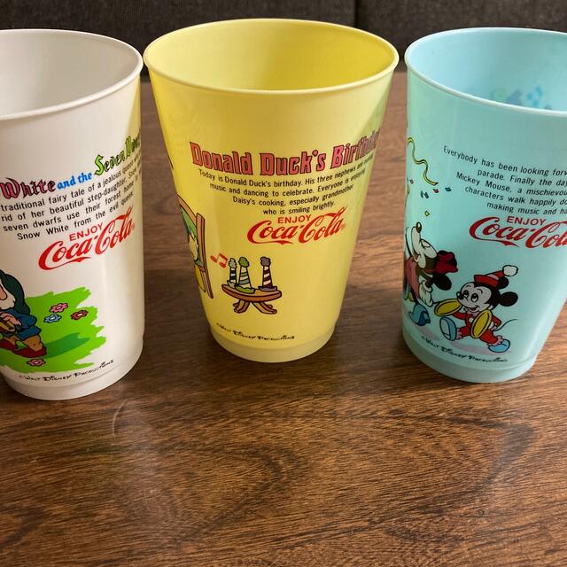 Disney ディズニー プラスチックカップ コカコーラ 3個セットの通販 By Dot And Stripe S Shop ディズニーならラクマ