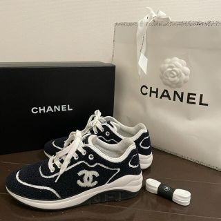 シャネル(CHANEL)のsea様専用シャネル　chanel スニーカー　BTSテテ着用　37(スニーカー)