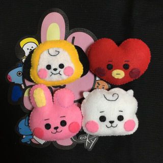 BT21 COOKY CHIMMY TATA RJぬいぐるみバッジ(その他)